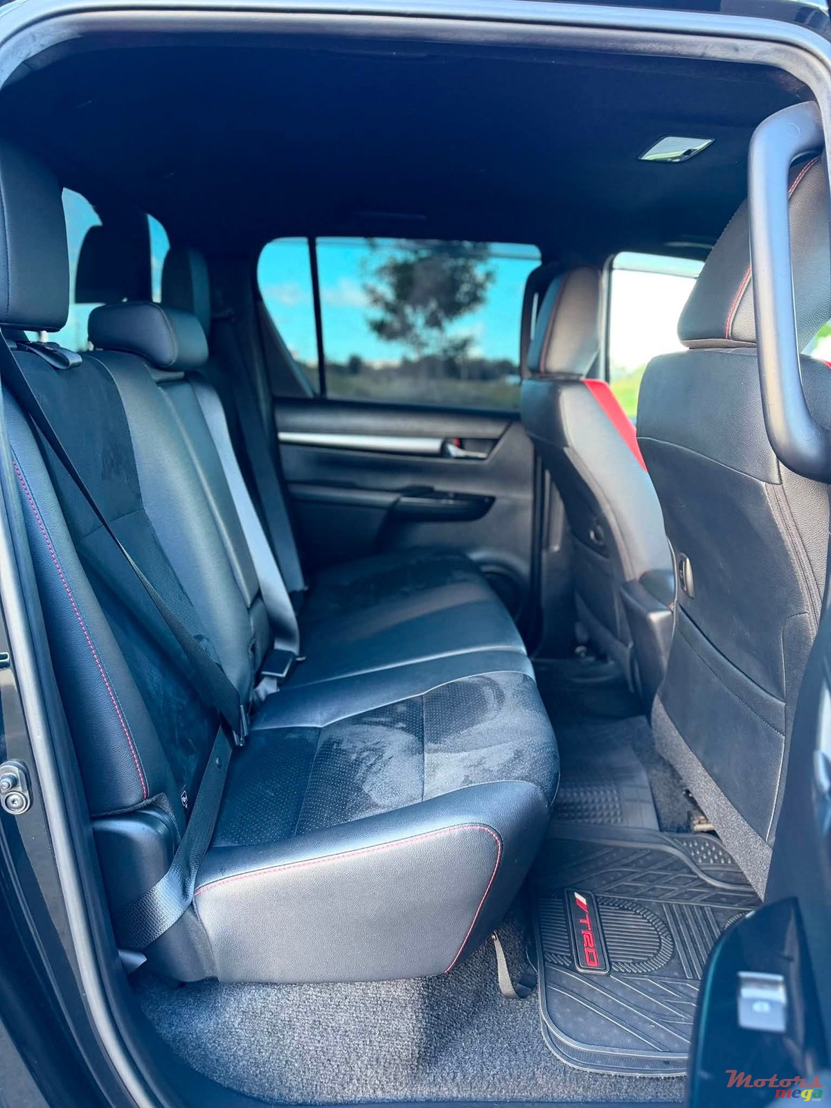 2022' Toyota Hilux GR photo #4