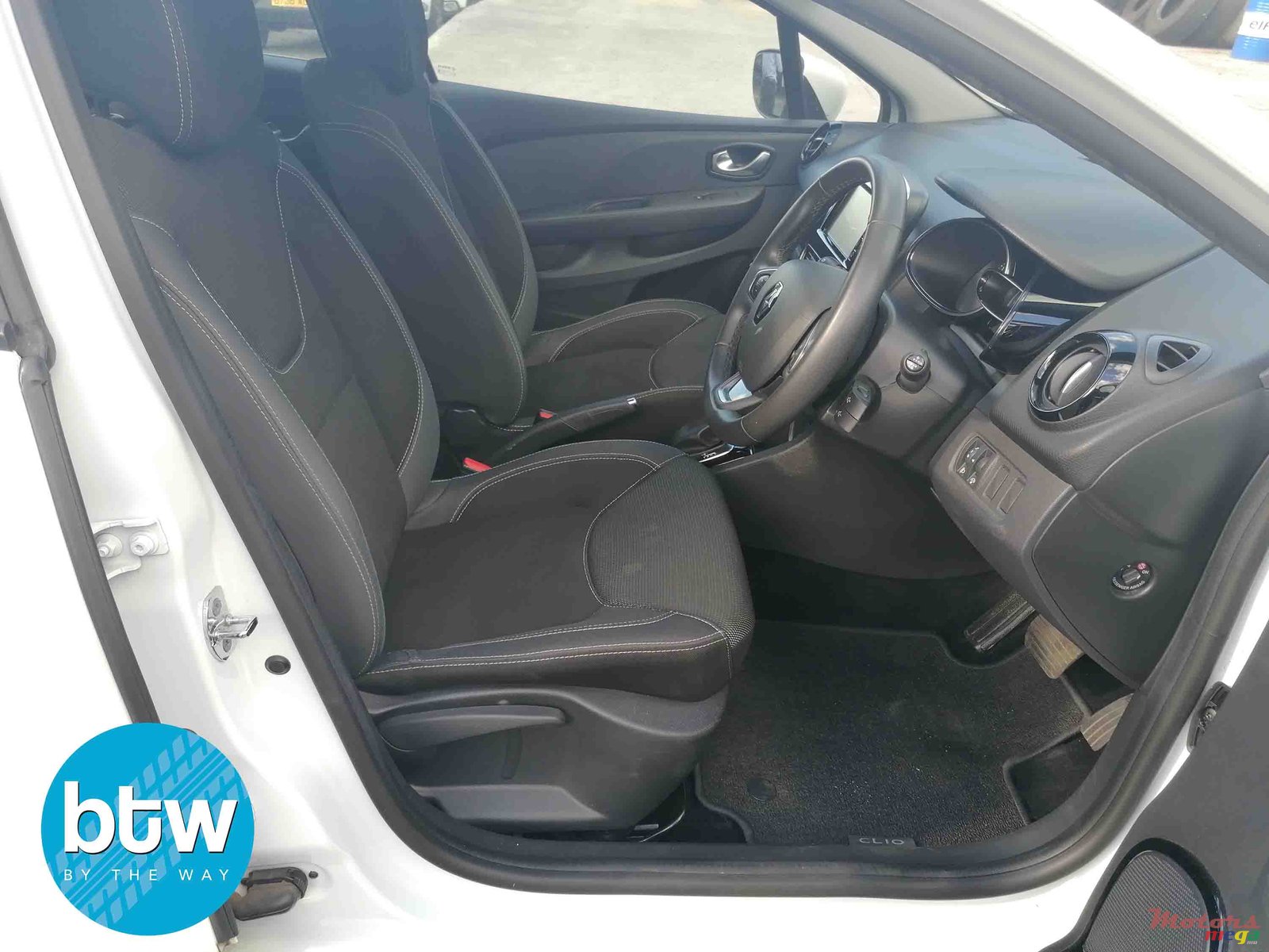 2017' Renault Clio Turbo 4 Zen photo #4