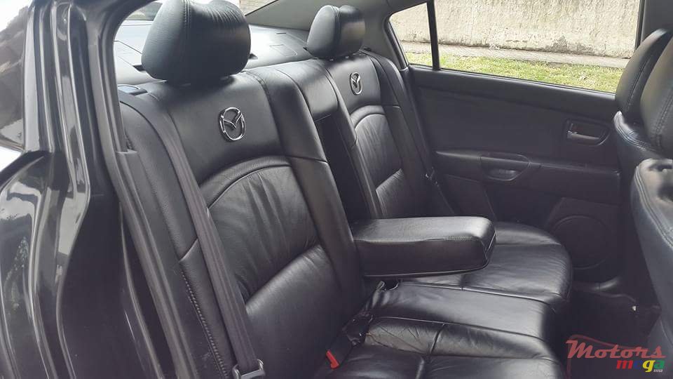 2004' Mazda photo #6