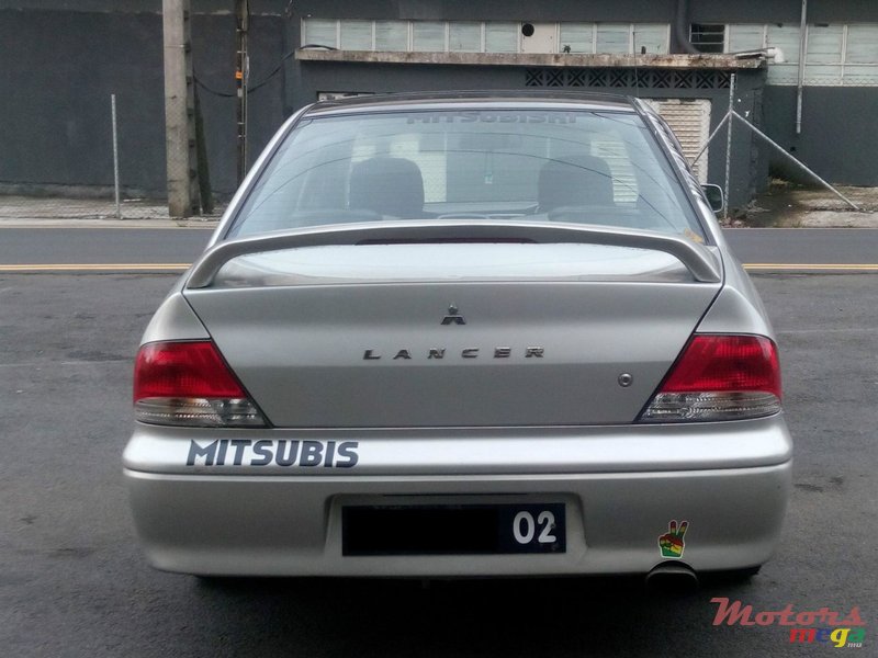 2002' Mitsubishi Lancer photo #2