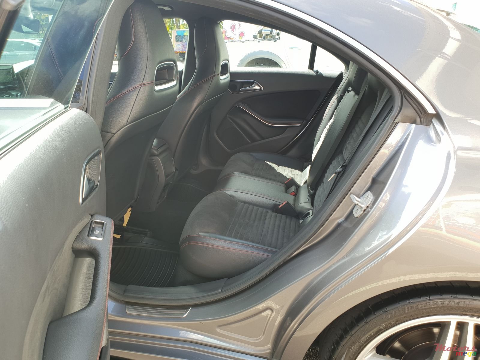 2014' Mercedes-Benz CLA-Class photo #4