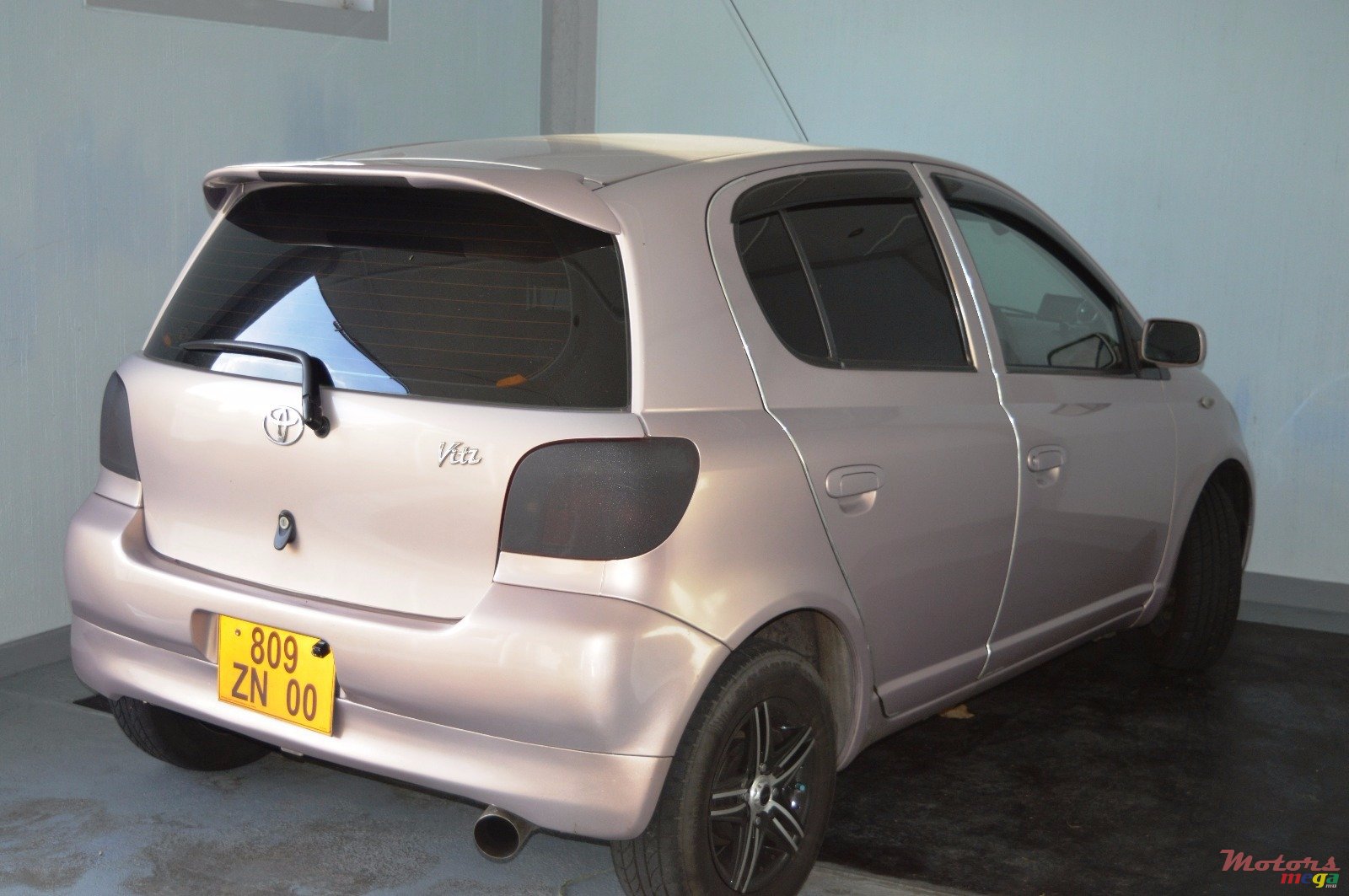2000' Toyota Vitz photo #3