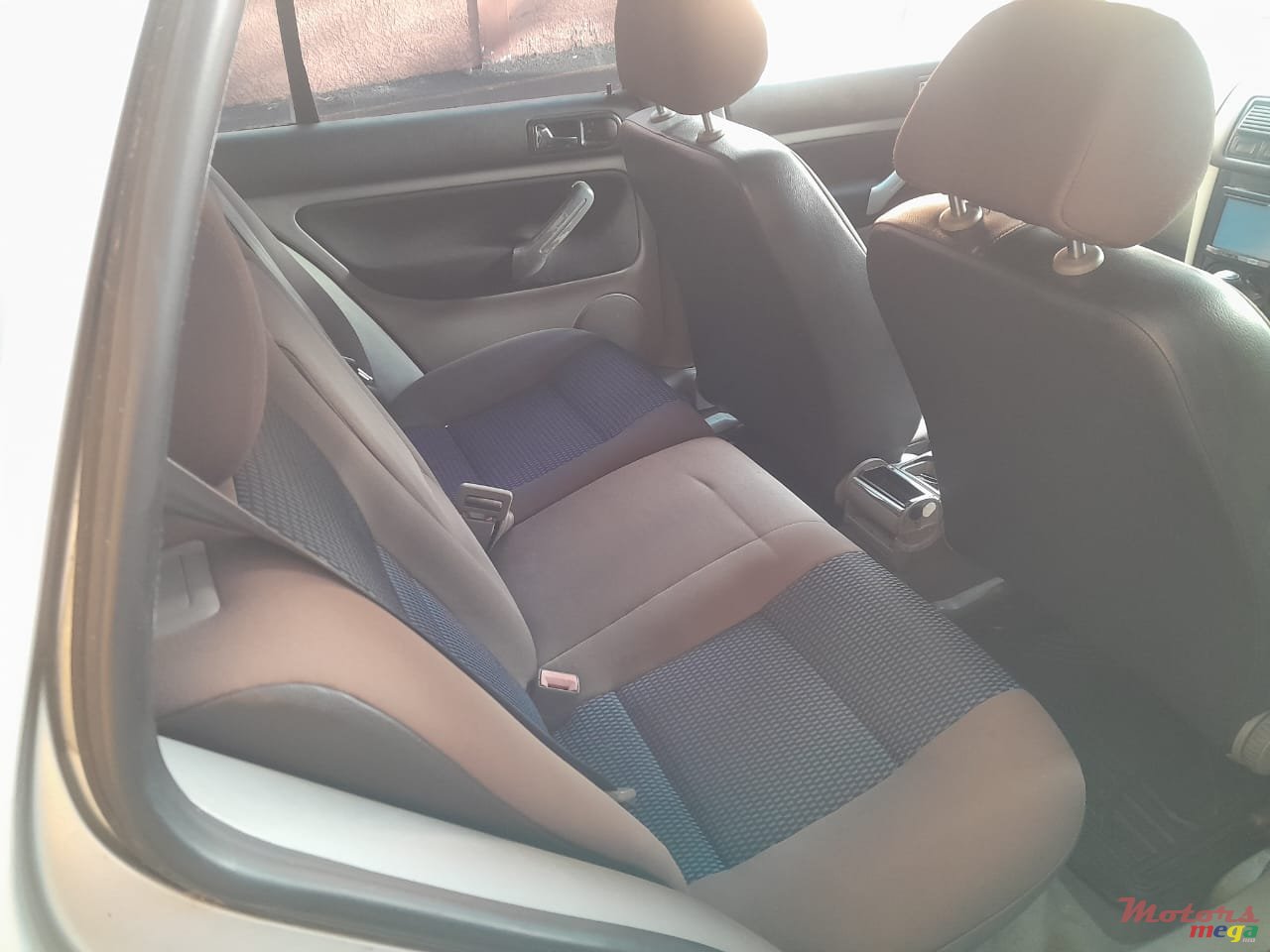 2002' Volkswagen Golf IV photo #3