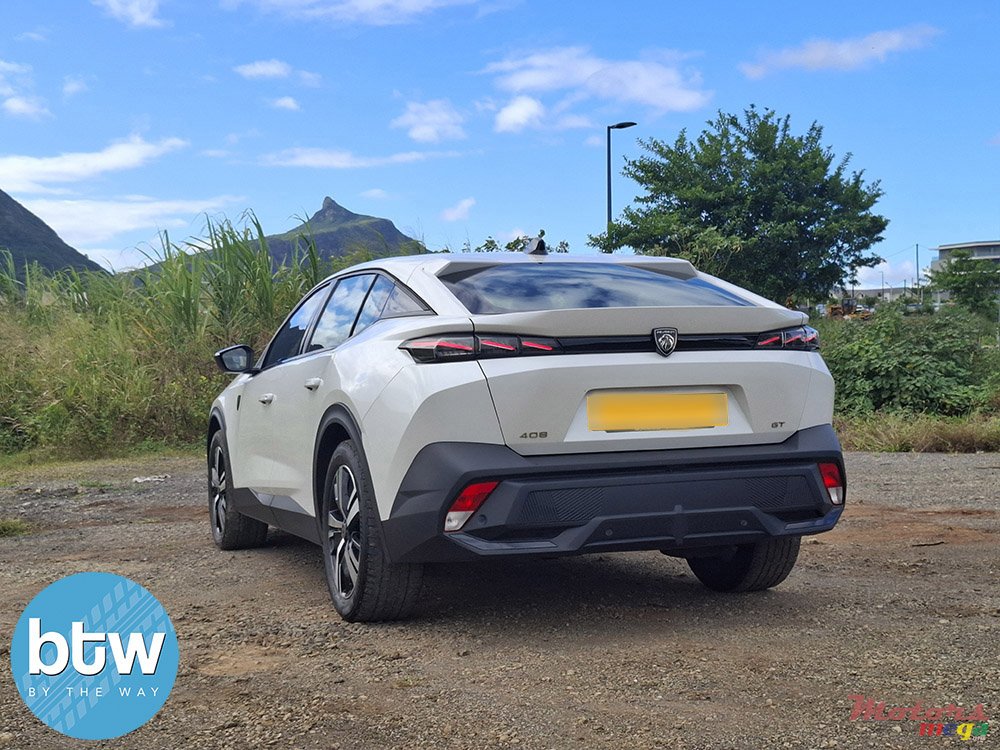 2023' Peugeot 408 GT photo #4