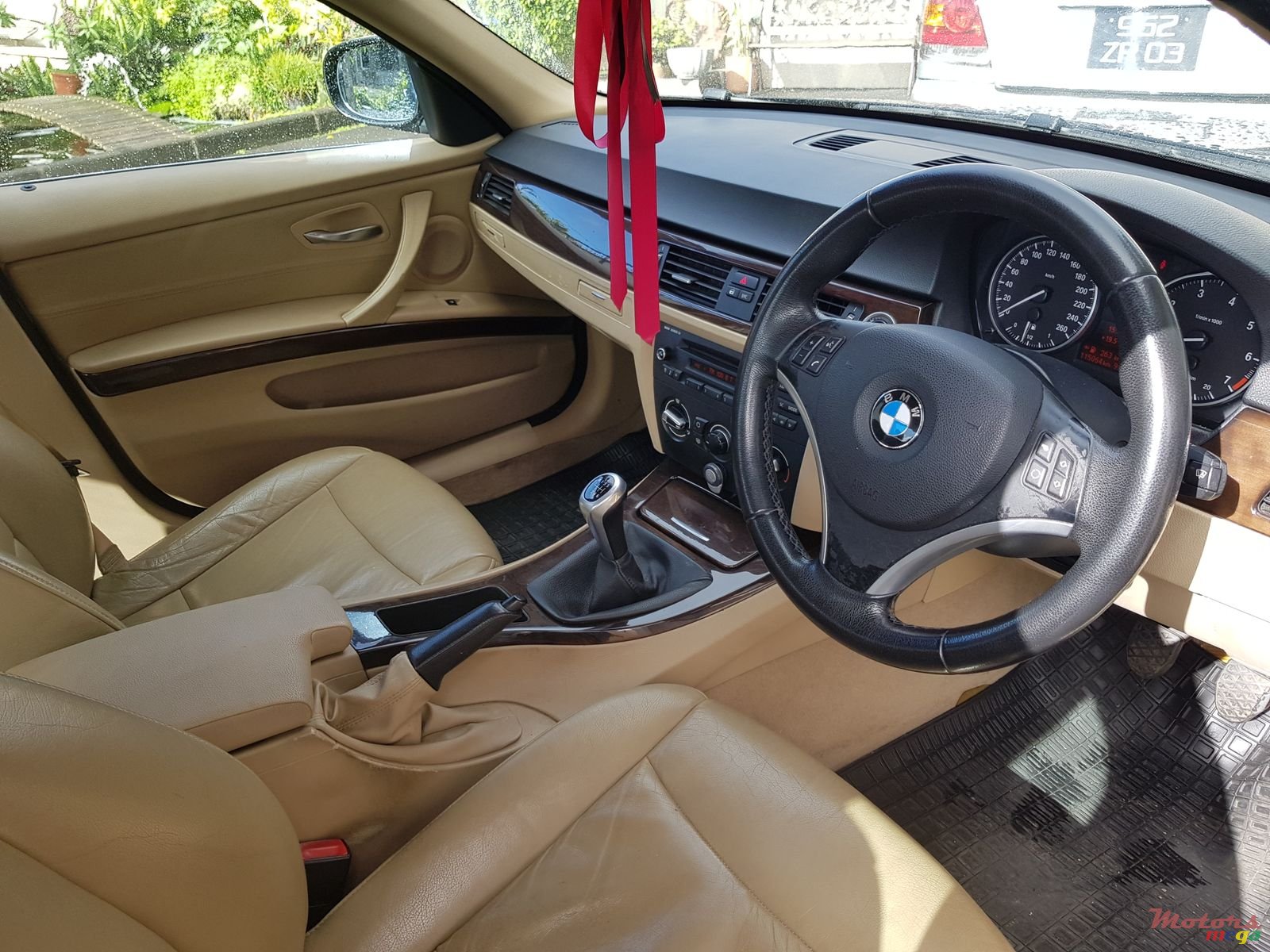 2009' BMW 320 I photo #6