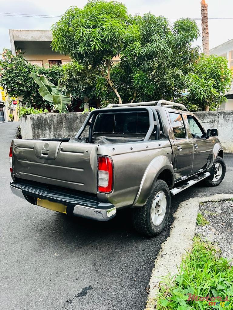 2009' Nissan Hardbody photo #2