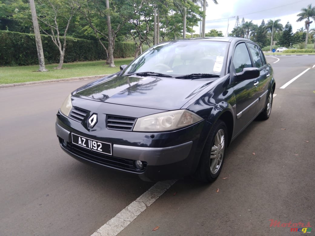 2005' Renault Megane photo #2