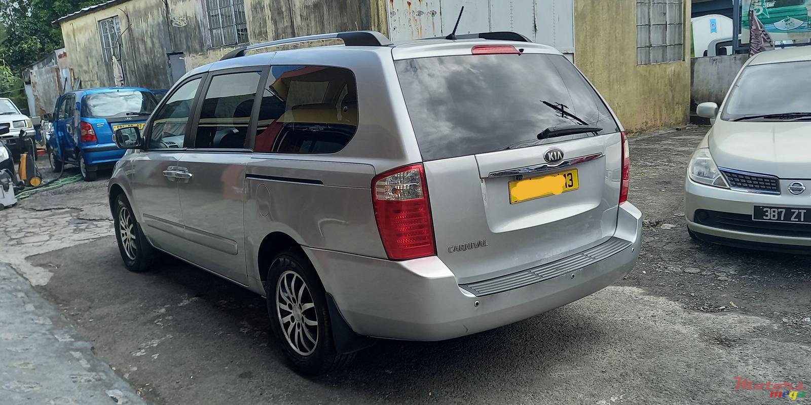 2013' Kia Carnival photo #3