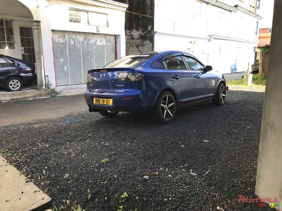 2007' Mazda Axela 3 photo #2