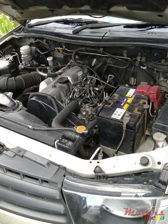 2011' Mitsubishi L 200 sportero 2x4 photo #3