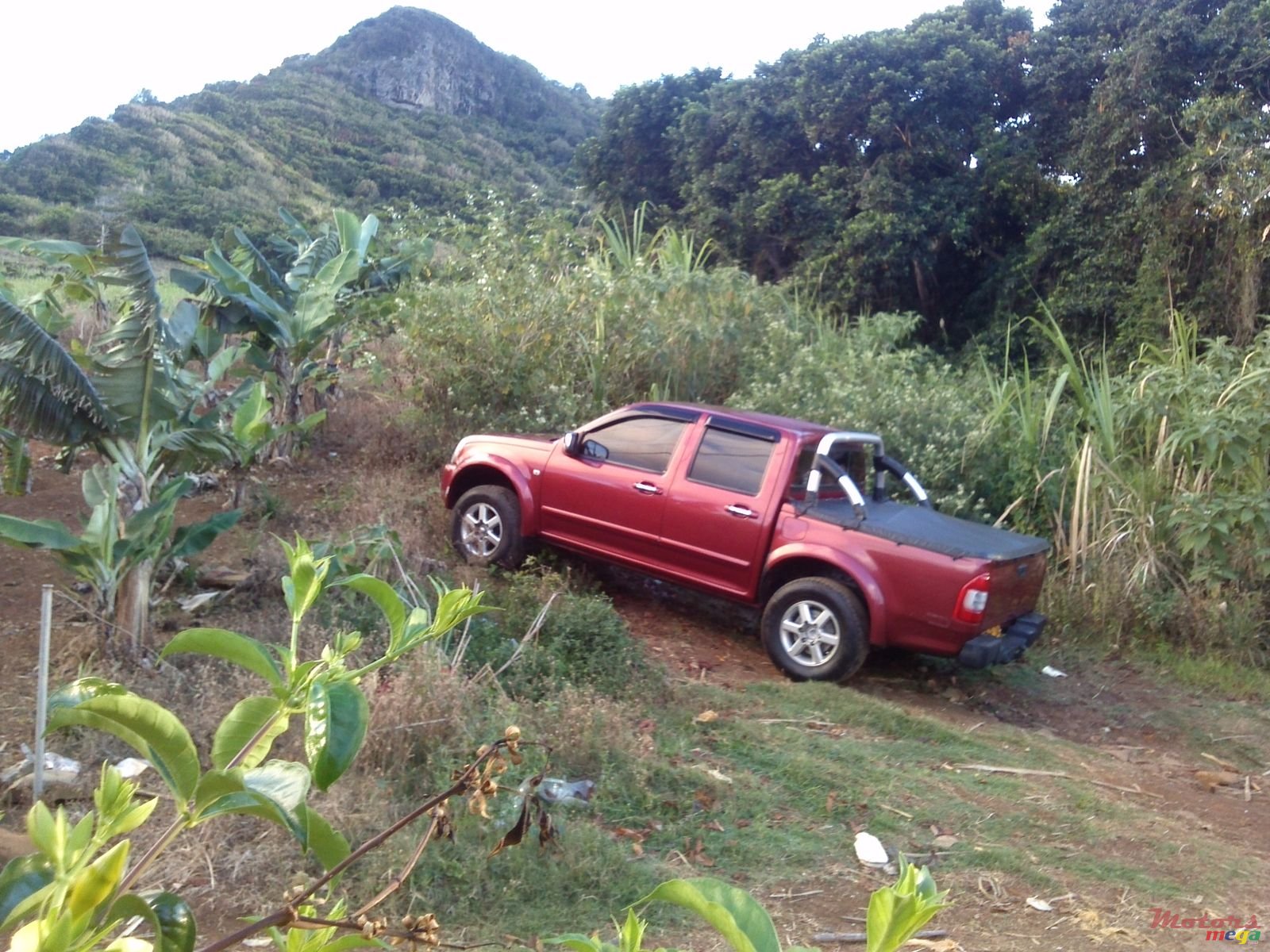 2004' Isuzu KB Series 300 photo #2