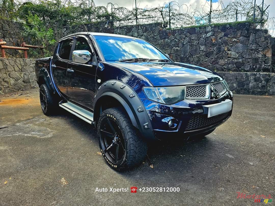 2014' Mitsubishi L 200 Sportero photo #1