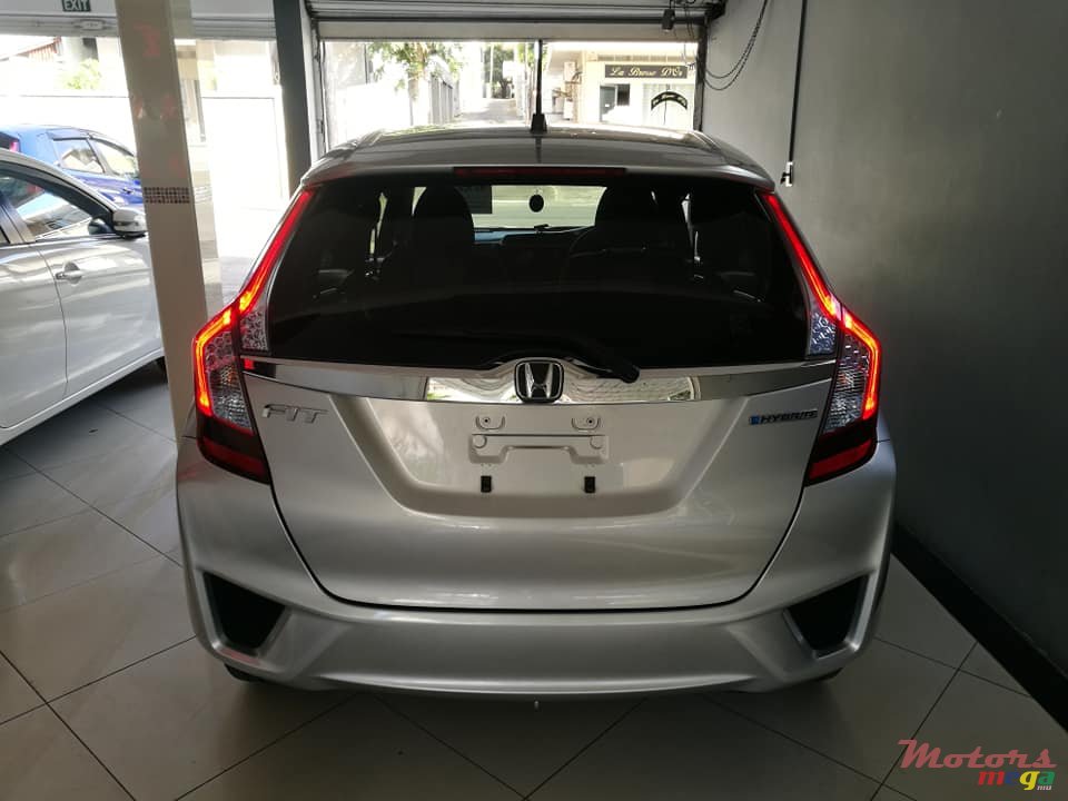 2016' Honda Jazz F package photo #2