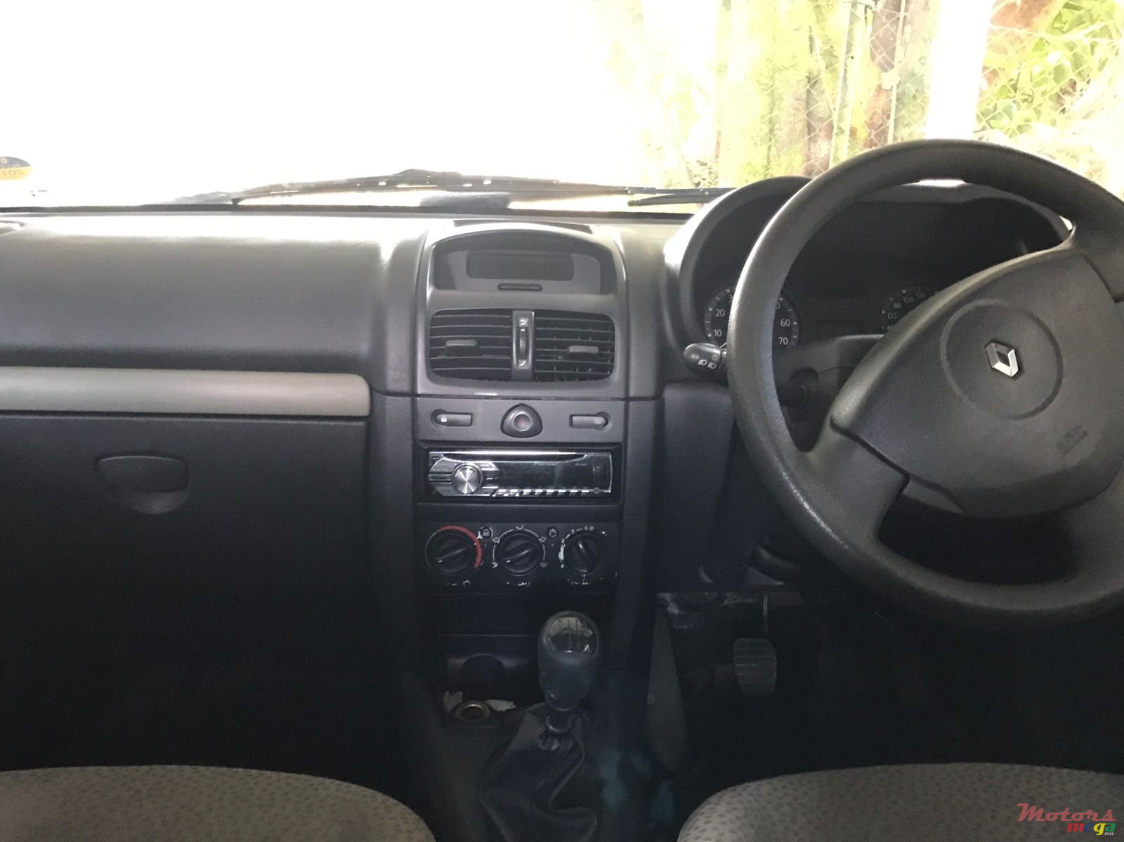 2006' Renault Clio 2 photo #3