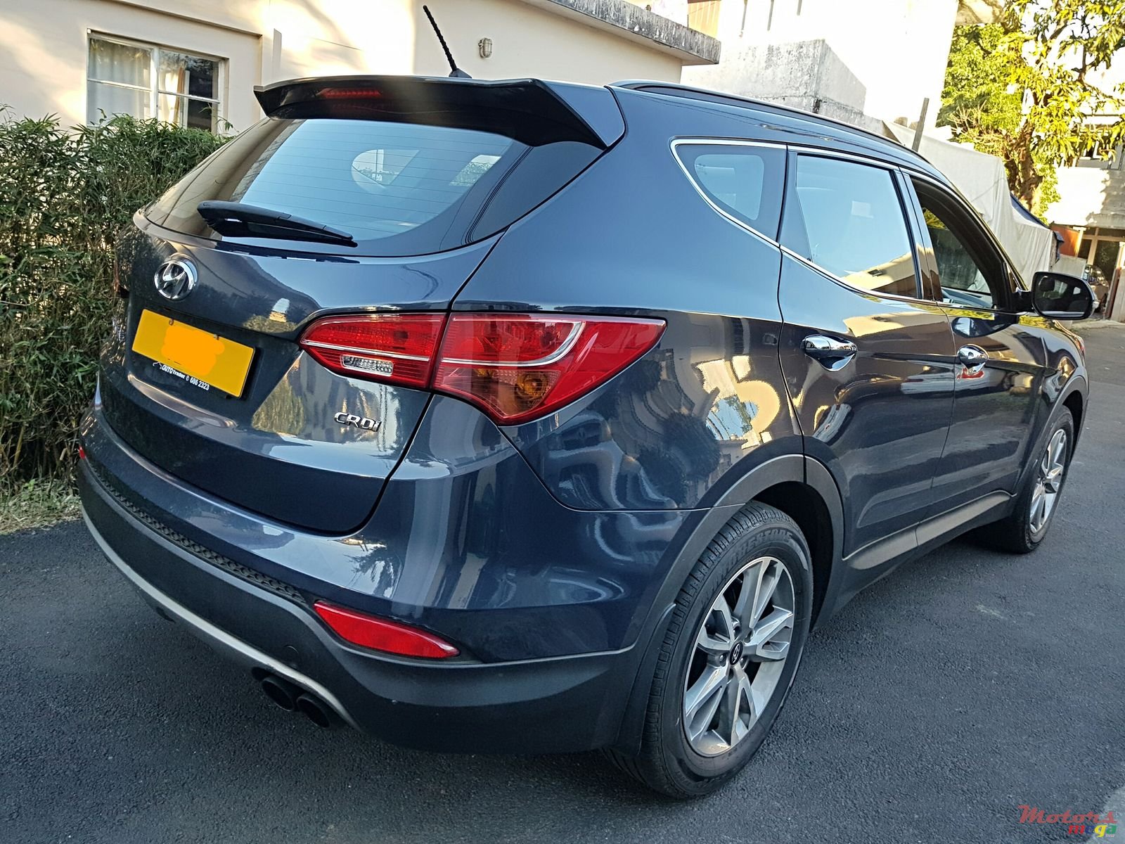 2014' Hyundai Santa Fe Automatic photo #3