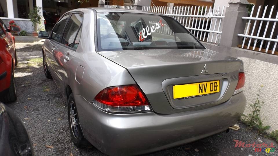 2006' Mitsubishi Lancer GLX photo #3