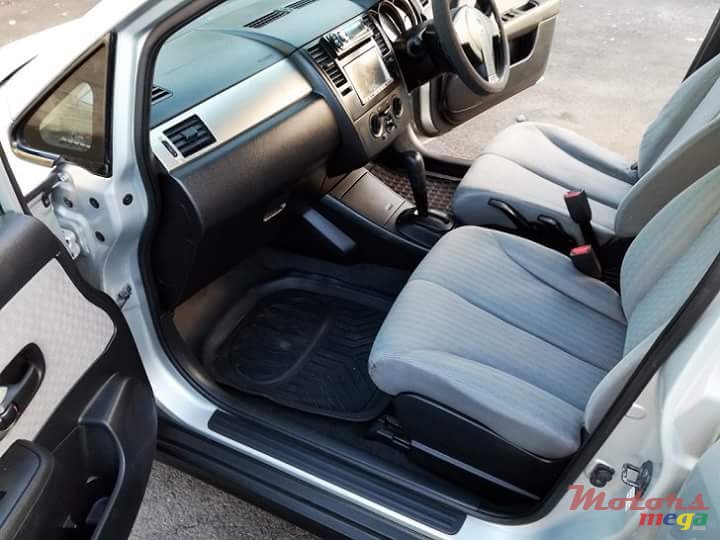 2010' Nissan Tiida photo #3
