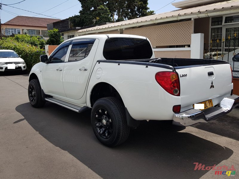 2011' Mitsubishi Sportero 4x4 photo #4