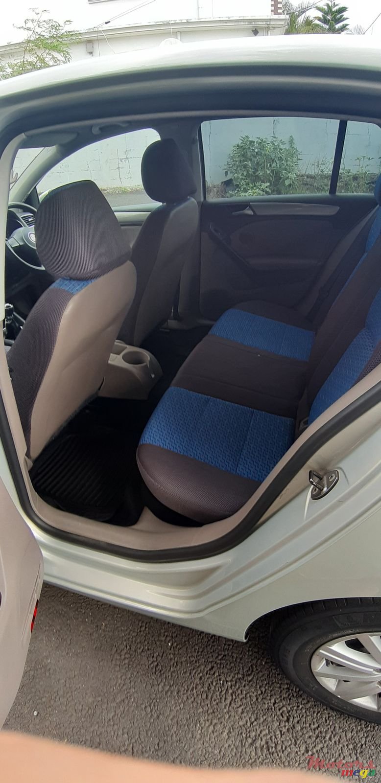 2011' Volkswagen Golf VI photo #5