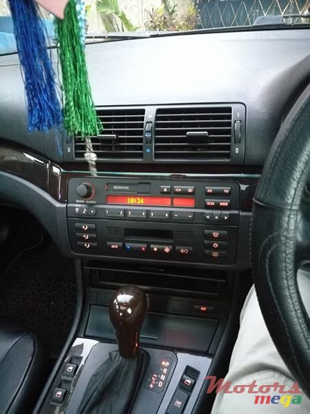 2002' BMW 3 Series E46 320D photo #3