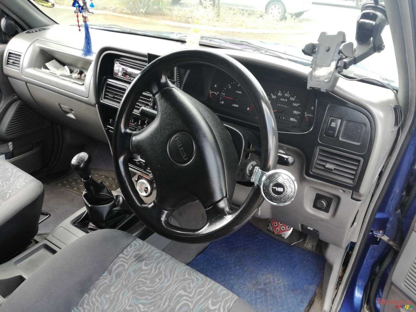 2004' Isuzu photo #5