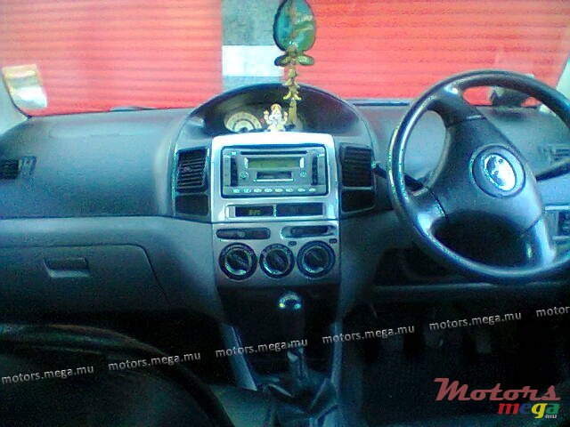 2005' Toyota Vios photo #3