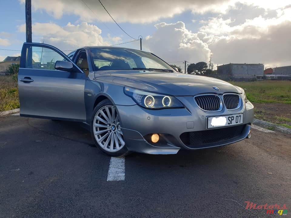 2007' BMW 523 photo #1