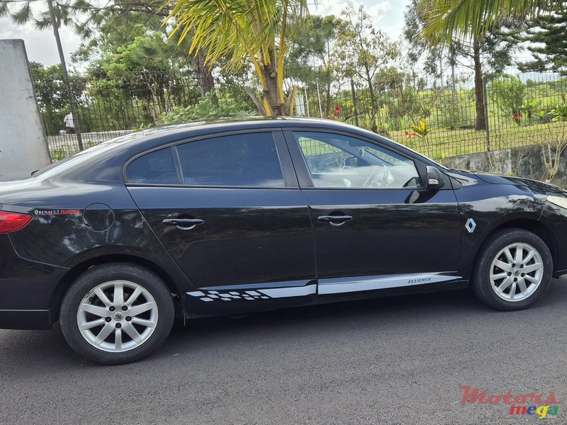 2013' Renault Fluence photo #4