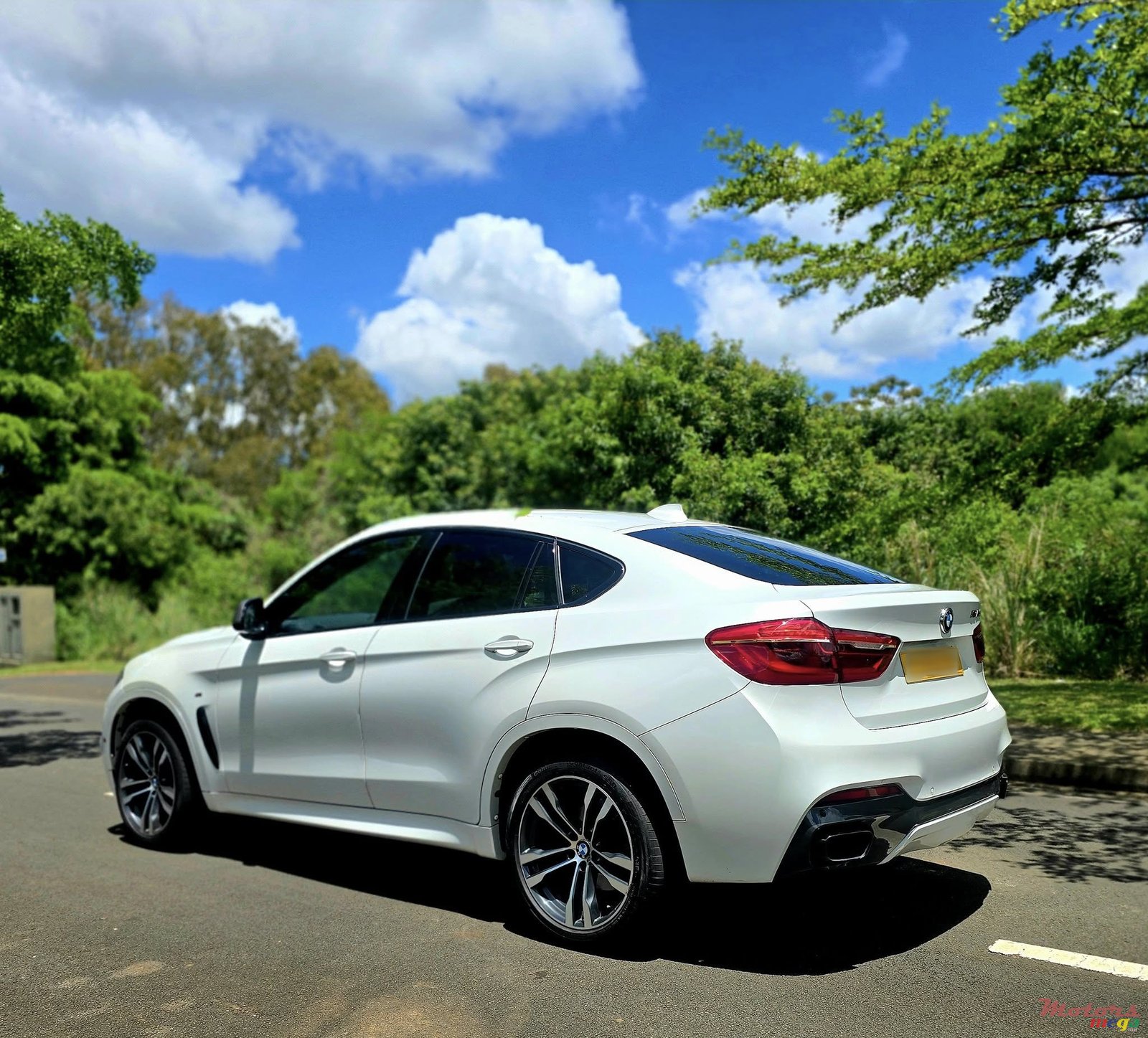 2019' BMW X6 photo #2