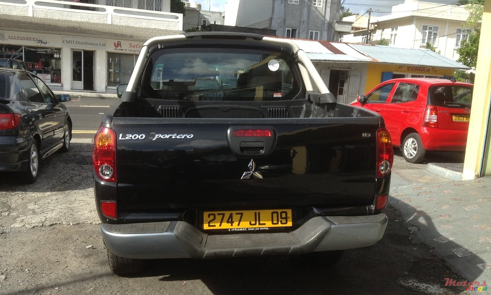 2009' Mitsubishi Sportero photo #3