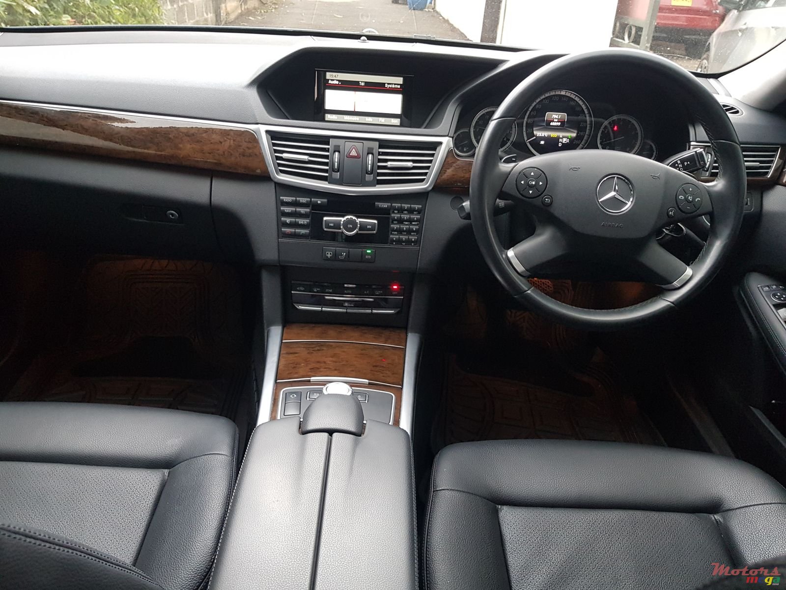 2013' Mercedes-Benz E250 photo #5