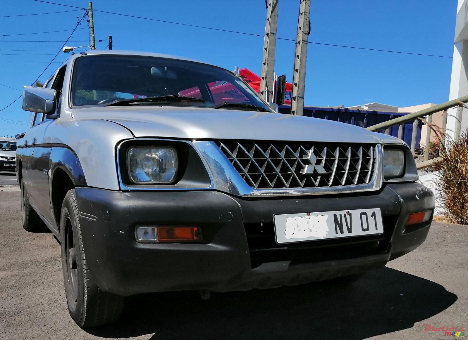 2001' Mitsubishi L 200 photo #2