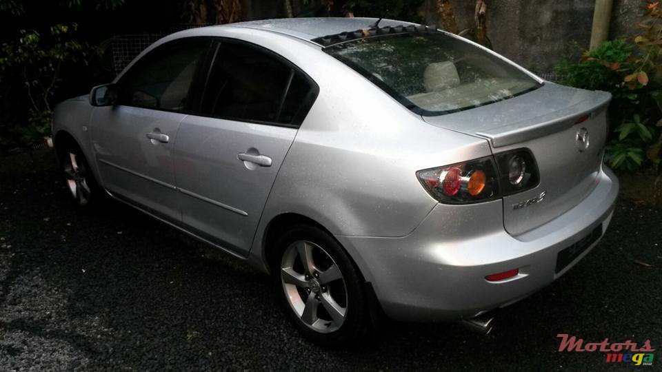2004' Mazda 3 photo #2