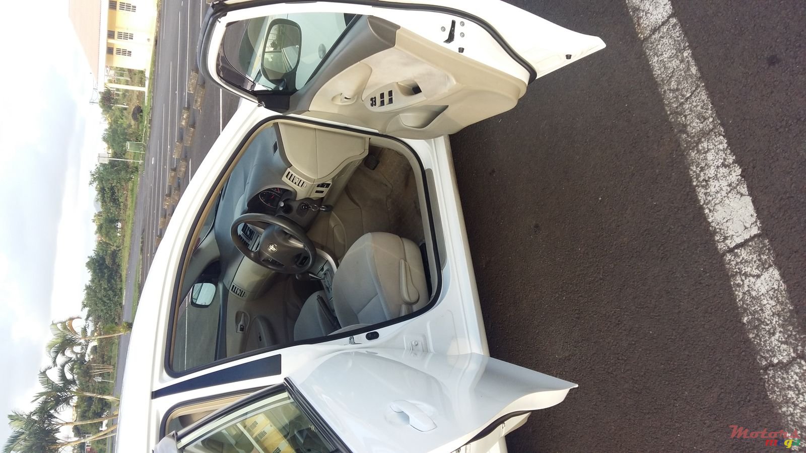 2009' Toyota Axio photo #4