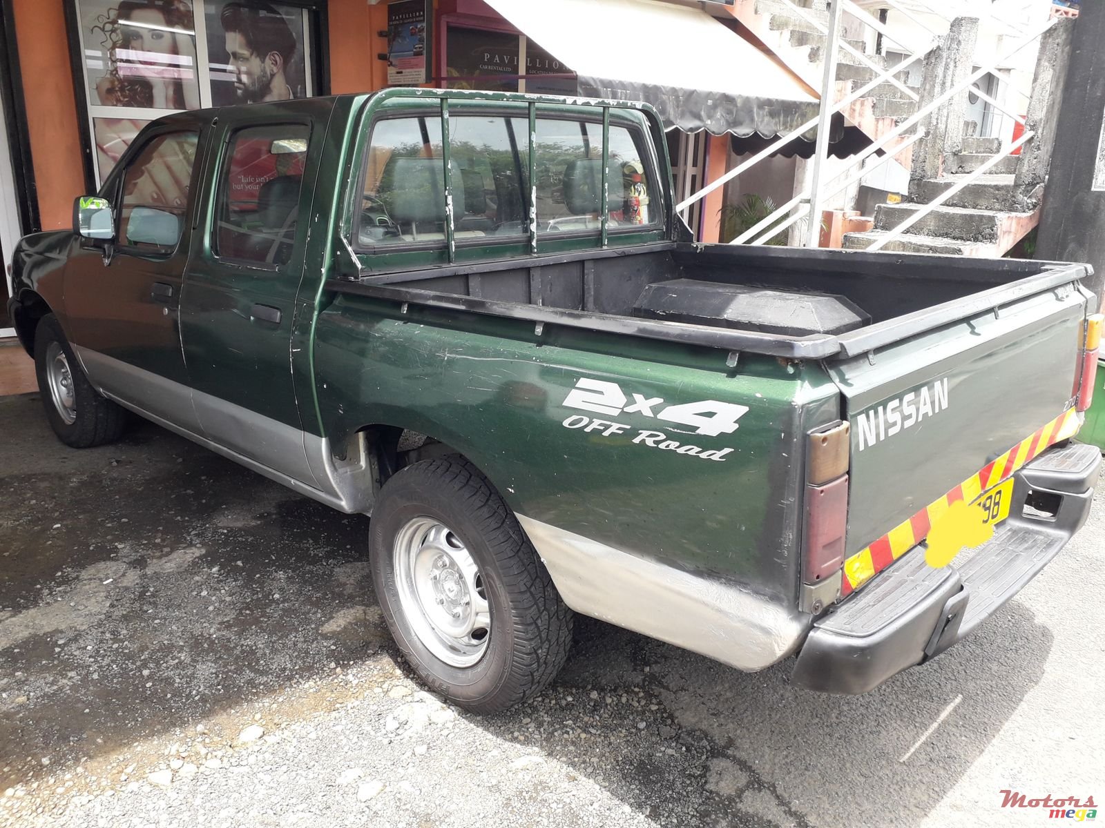 2012' Nissan 4X2 manual Japan photo #1