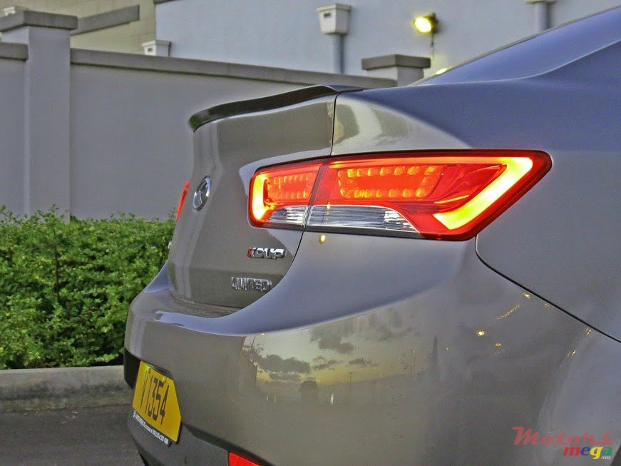 2010' Kia Koup OEM LED Tail Lights photo #5