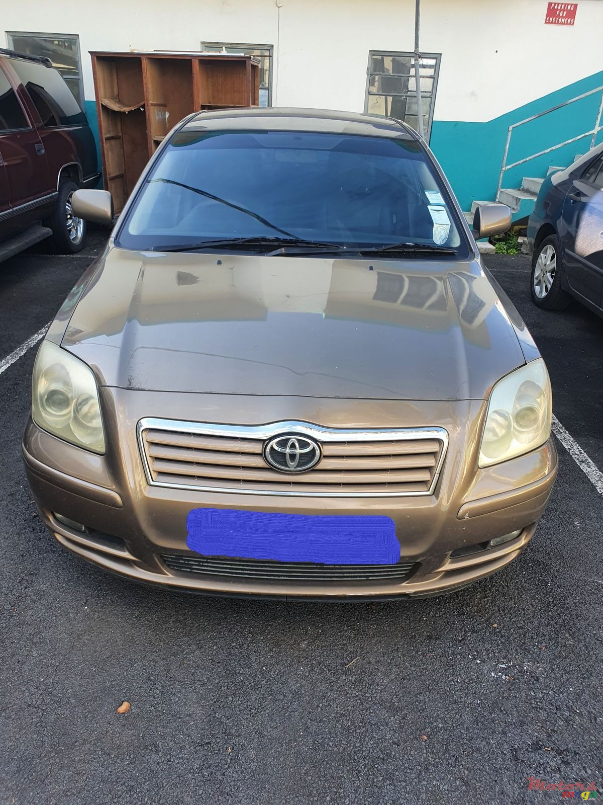 2003' Toyota Avensis photo #2