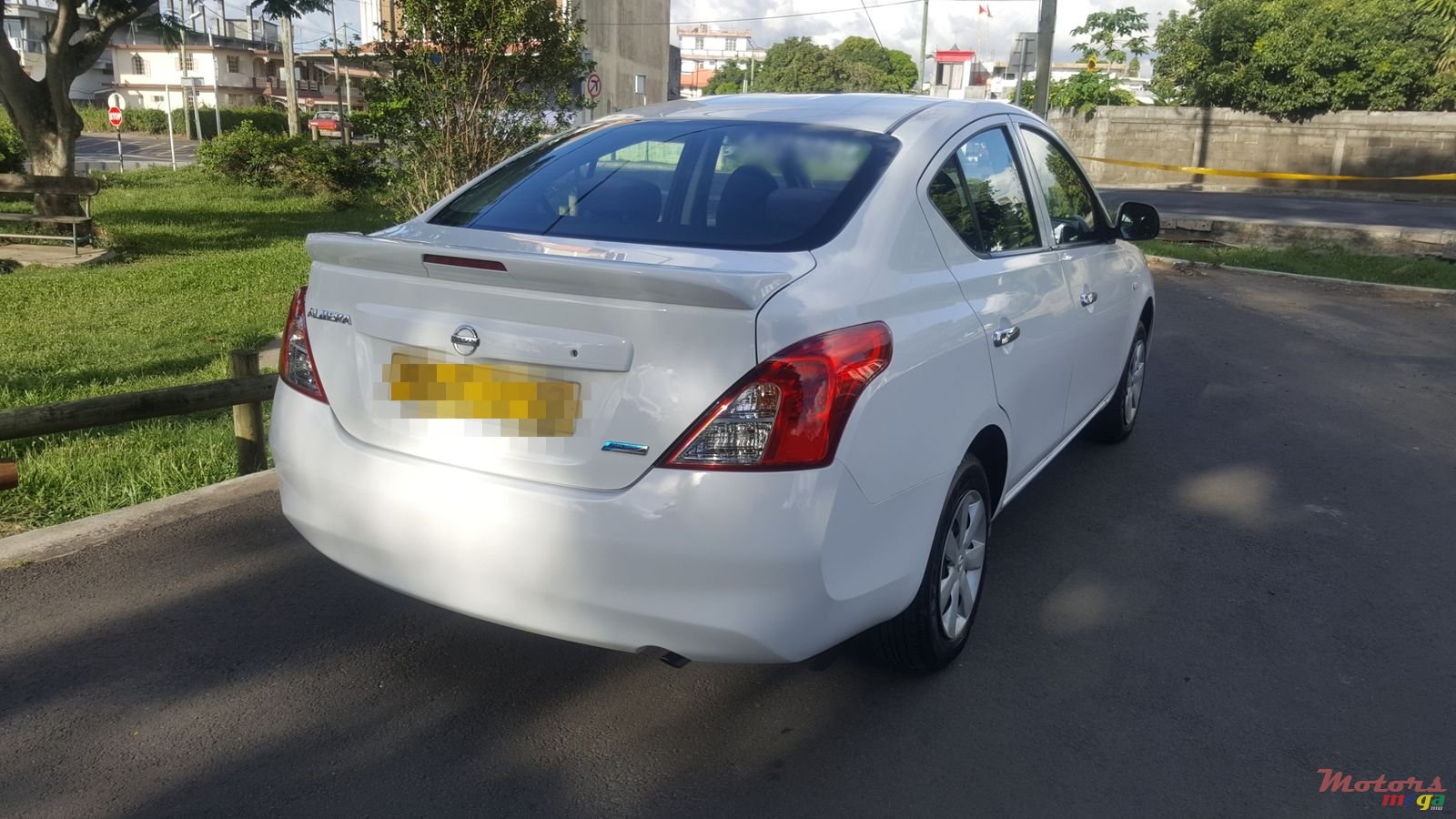 2012' Nissan Almera photo #2