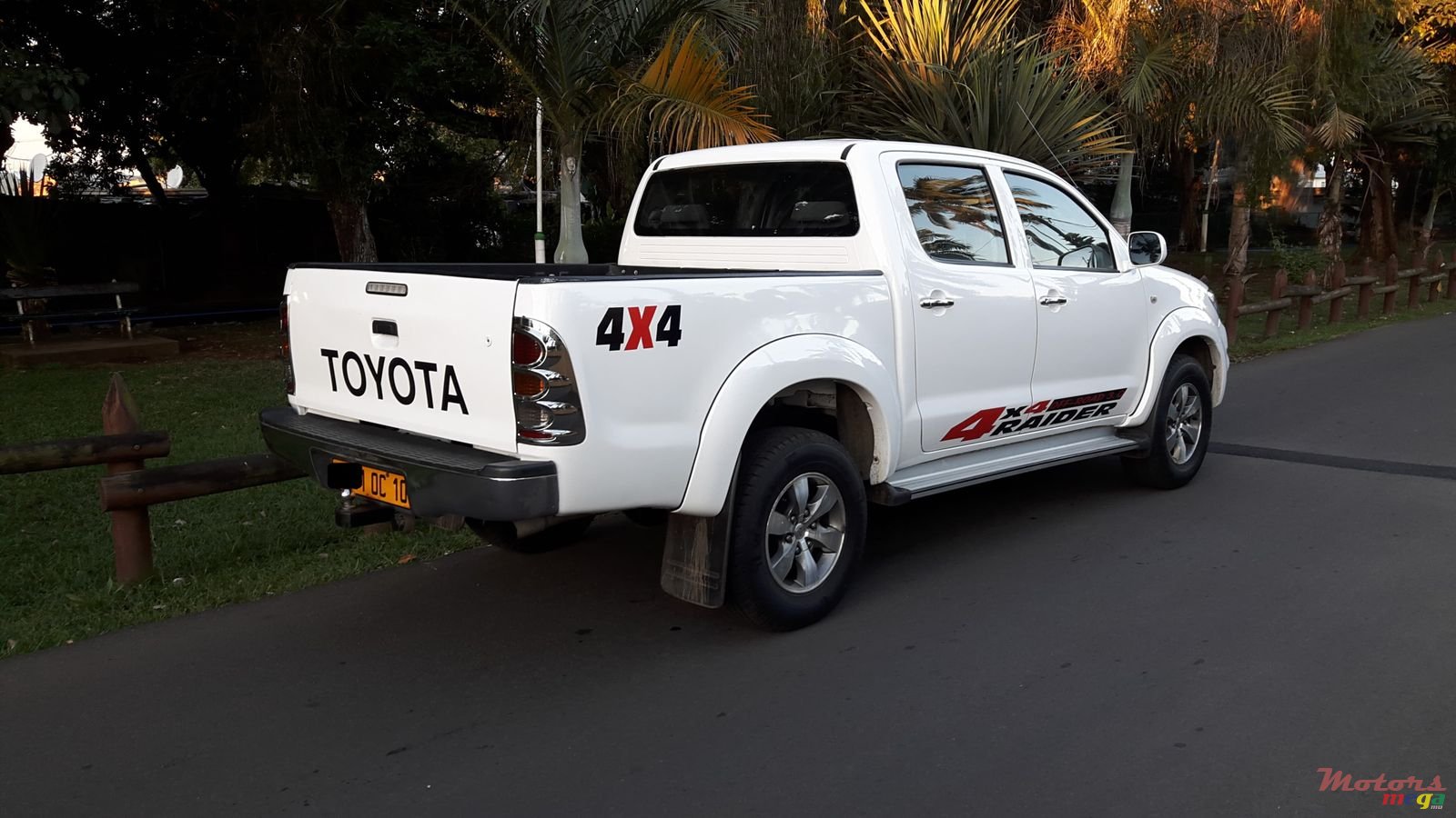 2010' Toyota Hilux 4X4 RAIDER 3.0 photo #4