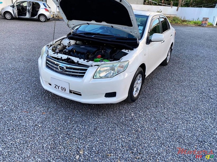 2009' Toyota Corolla Axio Auto G-Edition photo #7