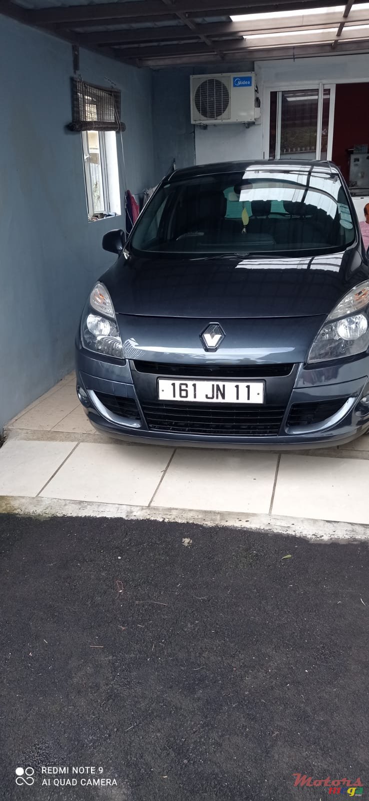 2011' Renault Scenic 3 Phase 1 photo #2