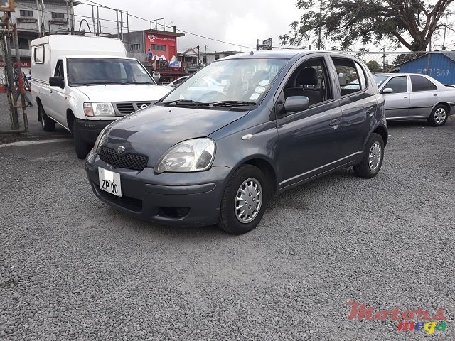 2000' Toyota Vitz photo #1