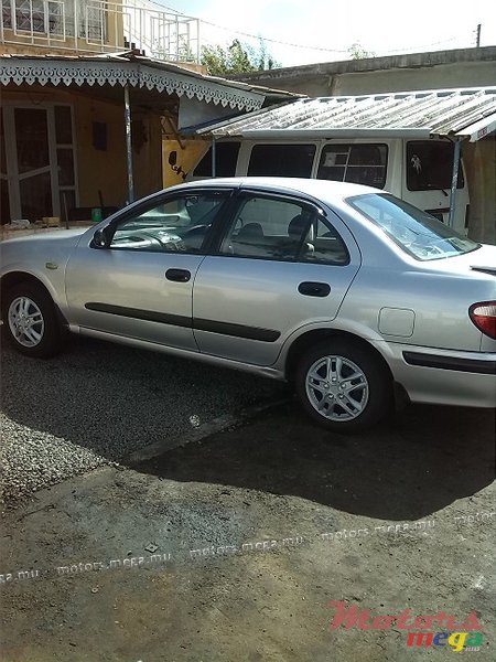 2000' Nissan Sunny photo #3