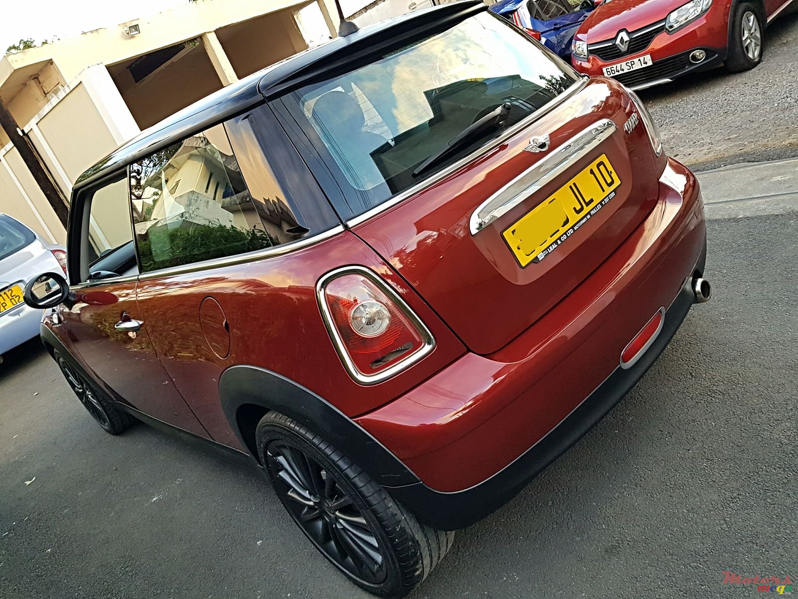 2010' MINI Cooper S photo #2