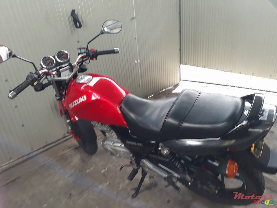 2014' Suzuki EN125 photo #3