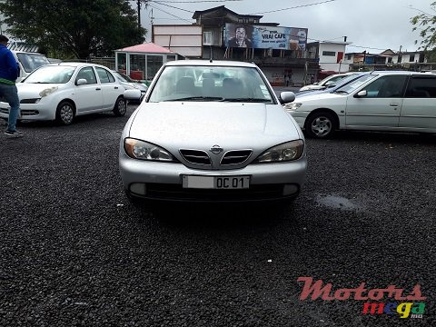 2001' Nissan Primera photo #1