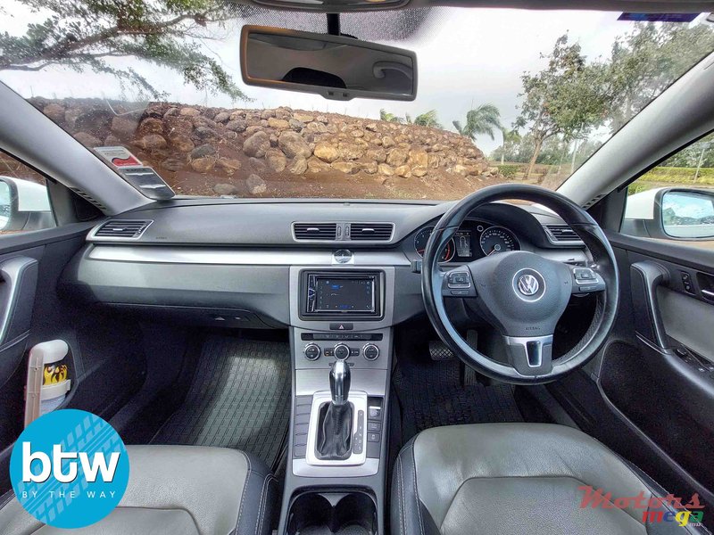 2014' Volkswagen Passat photo #6
