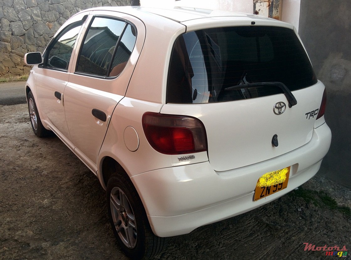 1999' Toyota Vitz photo #6
