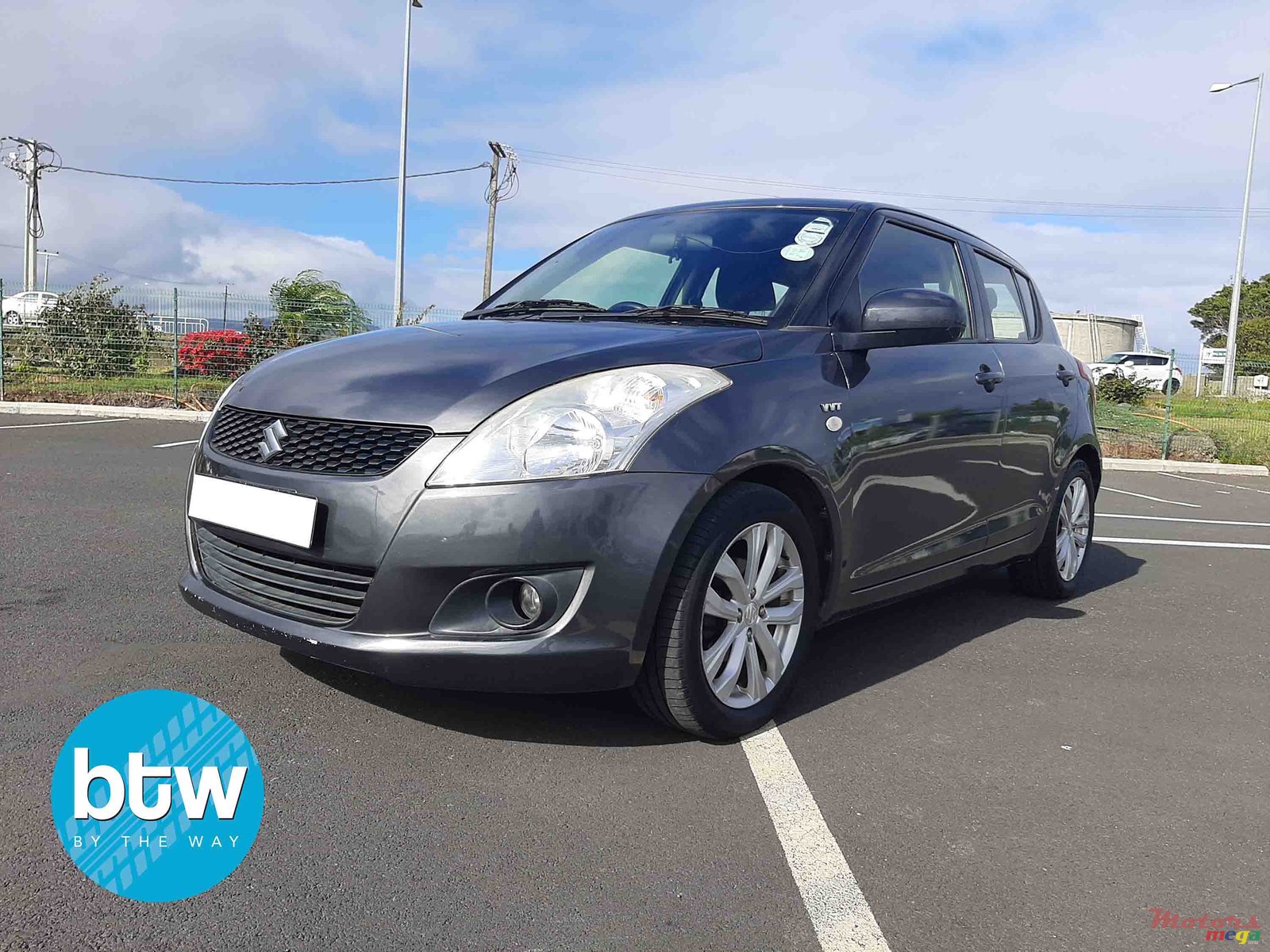 2013' Suzuki Swift photo #2