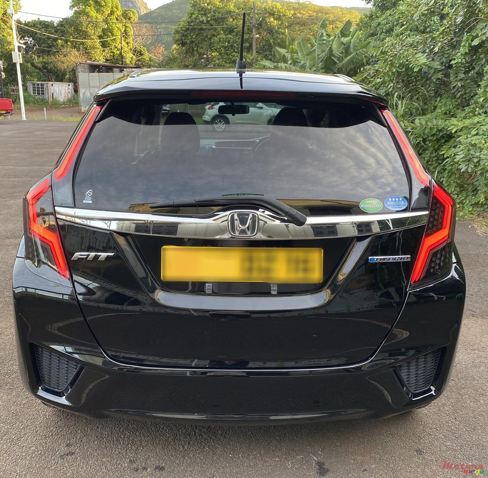 2015' Honda Fit Hybrid photo #6